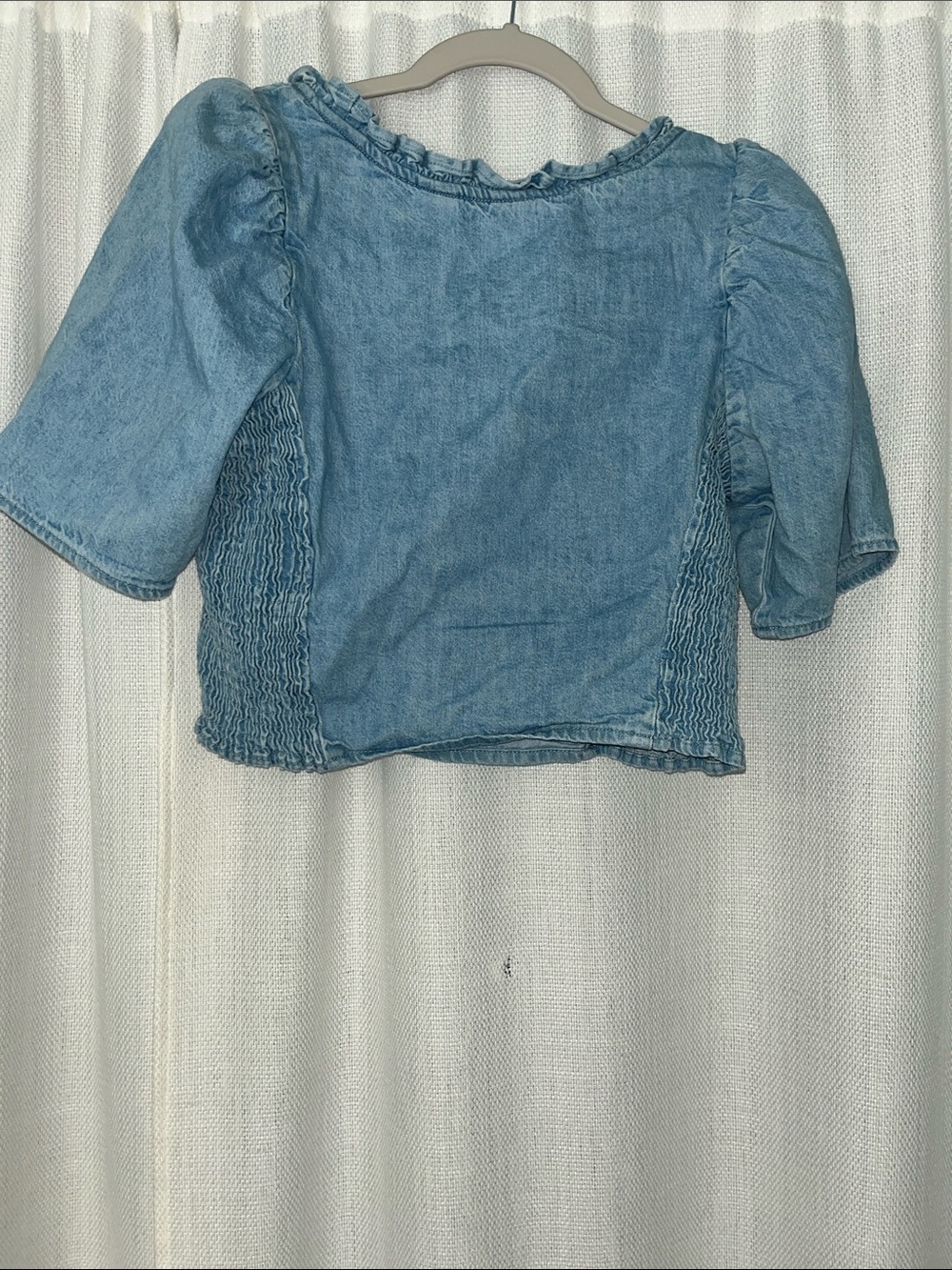 Levi's Light Blue Denim Smocked Crop Top - Picture 3 of 3